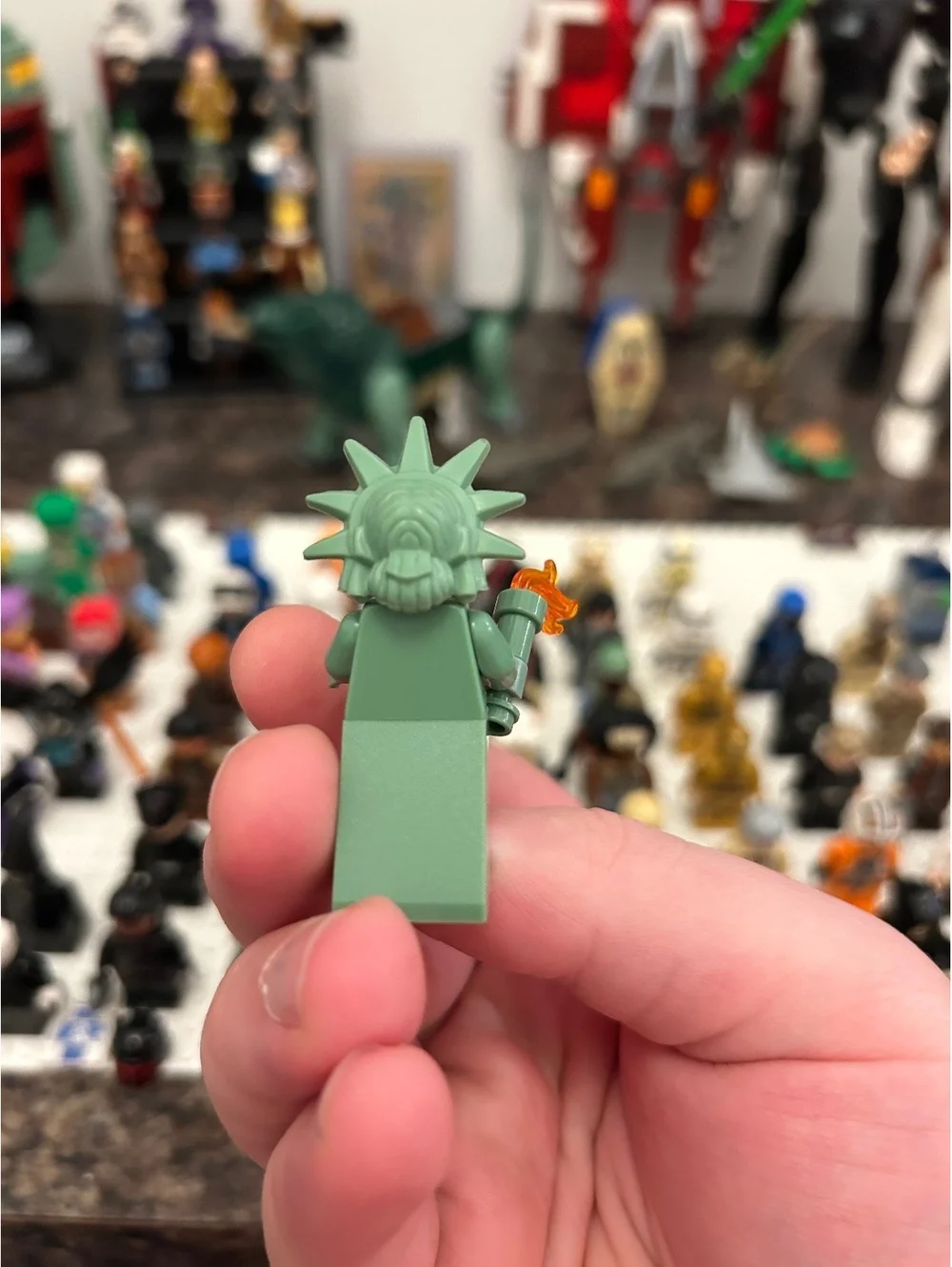LEGO Collectible Minifigures Series 6 - Lady Liberty Minifigure 8827 CMF Retired
